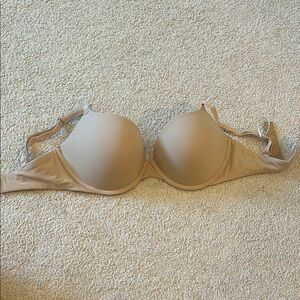 NWT SKIMS Nude 32DD Bra